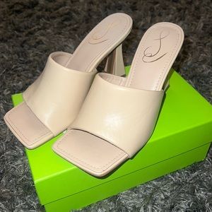 Tan heels lightly used